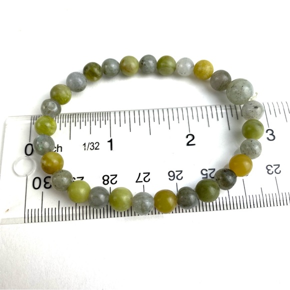 Small Semi Precious Stone Beaded Bracelet - Picture 2 of 3